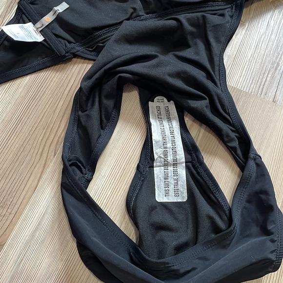 Shade & Shore Ruffle Front Size Monokini One Piece Swimsuit Black Size S NWT - Picture 11 of 12